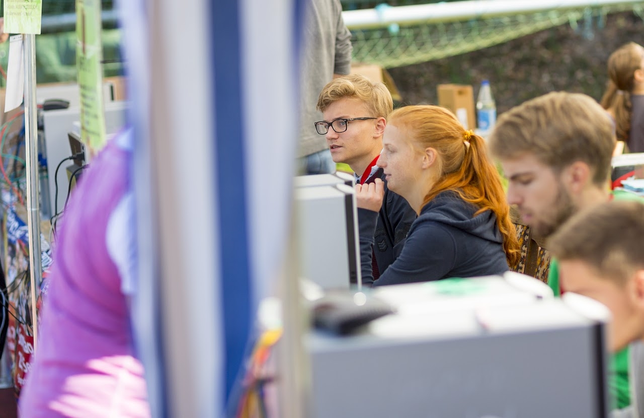 Bild vom 9. Benefizlauf im Jahr 2016. Dies ist das 106. Bild.